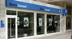 El juzgado condena al Banco Sabadell a devolver a nuestros socios las cantidades pagadas en concepto de gastos hipotecarios de suscripción del préstamo y de novación.