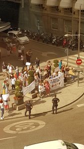 Los afectados por IDENTAL se manifiestan ante el Congreso. ASUFIN.