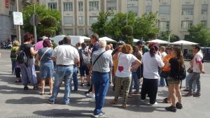 Los afectados por IDENTAL se manifiestan ante el Congreso. ASUFIN.