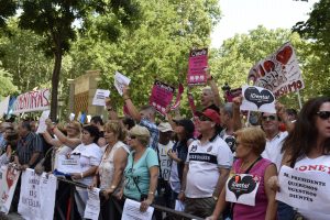 IDENTAL: ASUFIN con los afectados en la protesta de Madrid