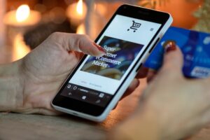 offline La crisis del Covid-19 ha acelerado el crecimiento de la compra digital. Sin embargo, echamos de menos la interacción y la atención personalizada que implica la compra offline por eso se ha creado lo que conocemos como phygital.
