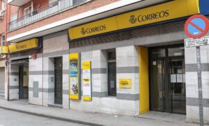 LA BANCA: La CNMC no cree que las oficinas de correos salven la desbancarización en las zonas rurales