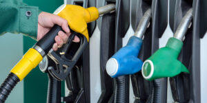 ¡Atención! Con esta estafa te quitan el dinero en los cajeros de las gasolineras