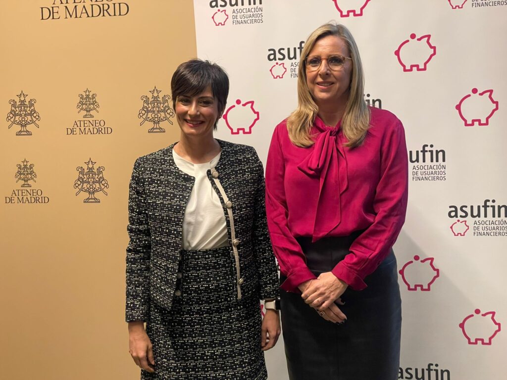 La ministra de Vivienda y Agenda Urbana y el secretario general de Consumo y Juego, en nuestro VII Congreso anual 1 251128 CONGRESO ASUFIN