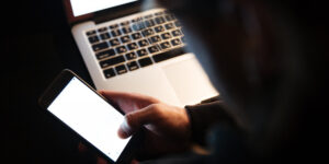 Desde ASUFIN te damos 3 consejos para impulsar la movilidad sostenible 1 ¡Cuidado! No compartas tu pantalla o puedes perder tu dinero