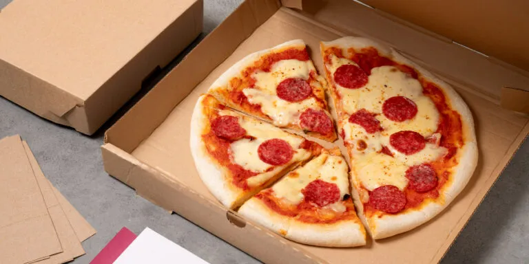 Noticias 17 ¿Sabes cómo reciclar una caja de pizza?