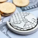 Pagar 40€ por enviar 100€: las comisiones de las transferencias internacionales castigan al consumidor