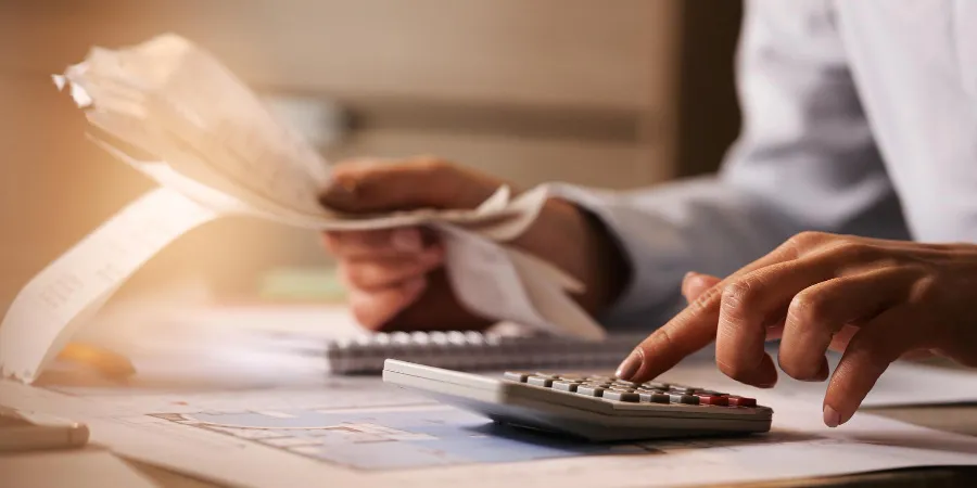 Cómo protegerte del abuso de comisiones bancarias y evitar pagos innecesarios