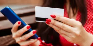 Saldo retenido en tarjetas prepago, ¿puede tu compañía quedarse con él?