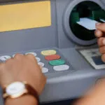 El error más común al usar el cajero que puede ponerte en riesgo