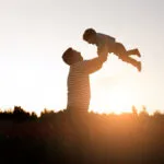 ¡Atención padres jubilados! Tu complemento a la pensión no es automático: tienes que pedirlo para cobrar