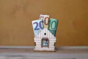 Dinero en efectivo en casa