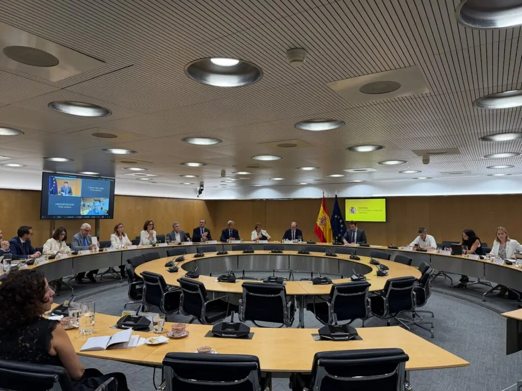 Los consumidores exigimos la aprobación de la Autoridad bancaria, un frente único y gratuito de protección financiera 22 Foro de Buenas Prácticas Bancarias
